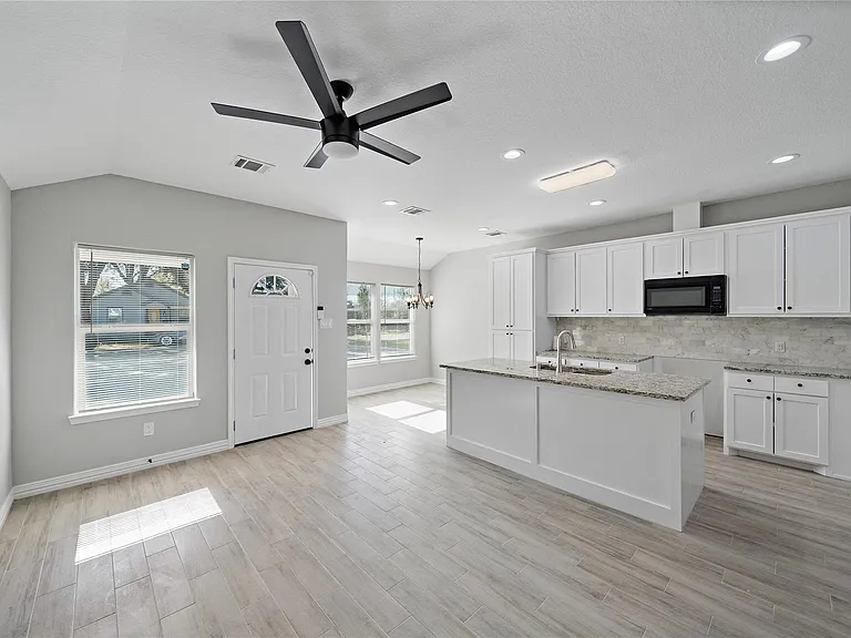 3425 Mount Pleasant St #B — Photo 3