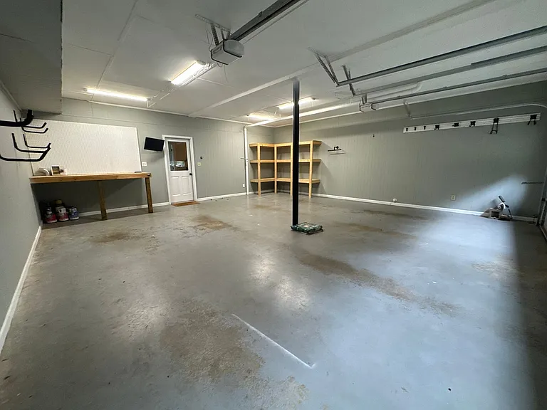 8024 Bradford Ln — Photo 13