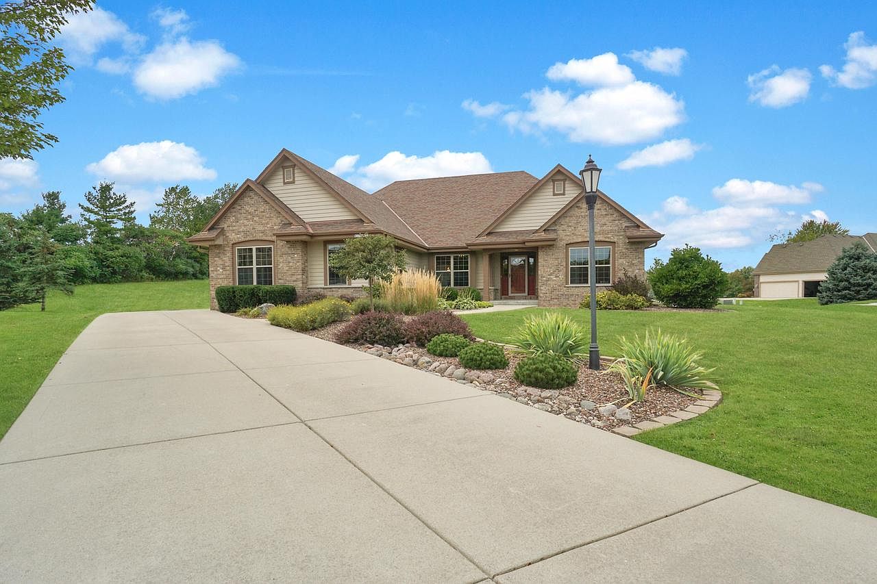 W229N3607 Sterling COURT, Pewaukee, WI 53072 Zillow
