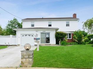 2390 Hempstead Ln, Wantagh, NY 11793