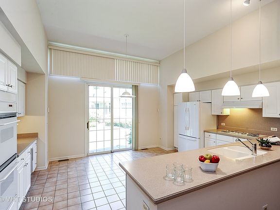 5th image of 2044 Trent Ct