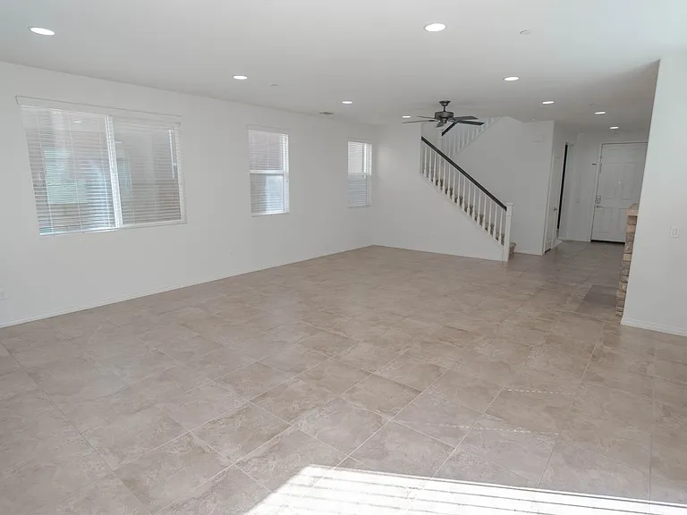 28341 Vista Del Rio Dr — Photo 2