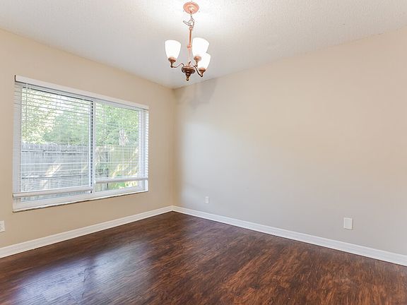 5th image of 3031 M I T St