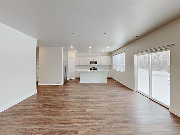 4th image of 1379 E Perelle Ln
