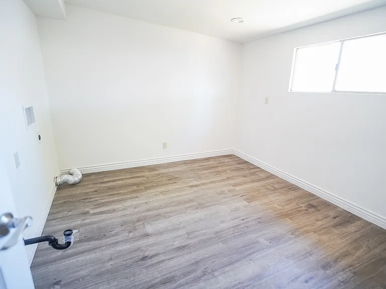 8608 E Highland Ave — Photo 15