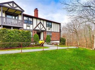 755 Sierra Vista Ln, Valley Cottage, NY 10989