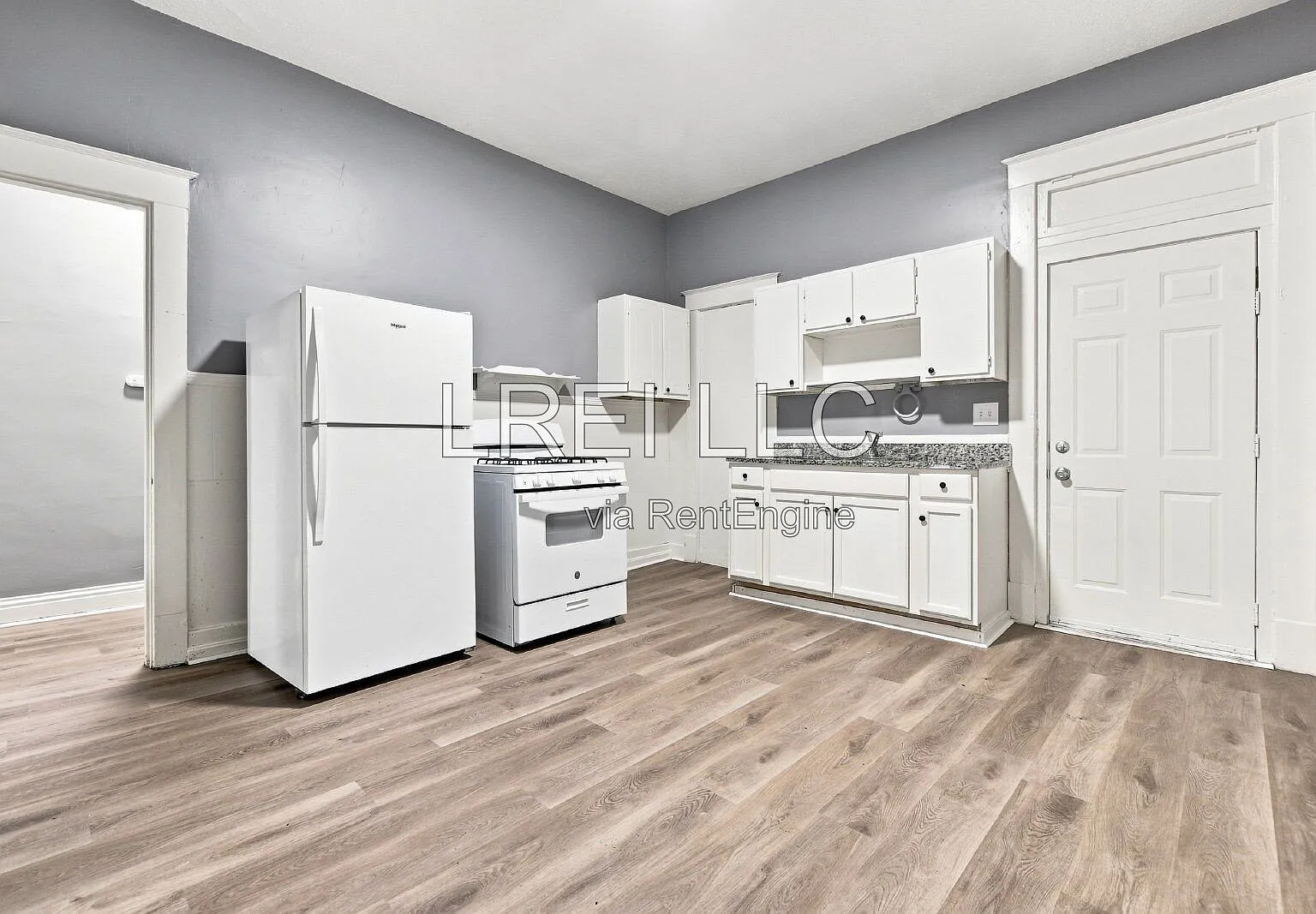 3 bed, 1.0 bath, 1222 sqft, $1,275 — Photo 4