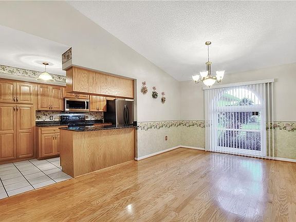 5th image of 8643 Tara Pl