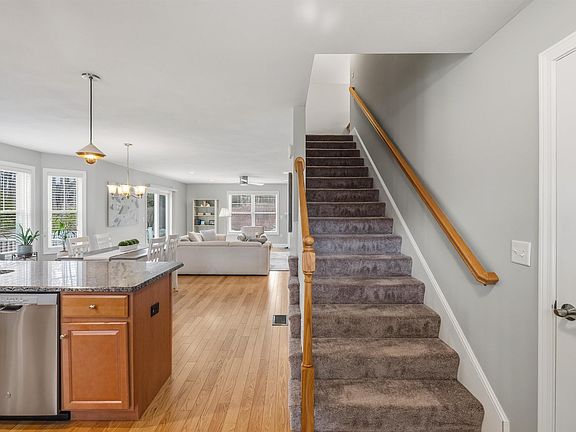 2nd image of 9 Redwood Road