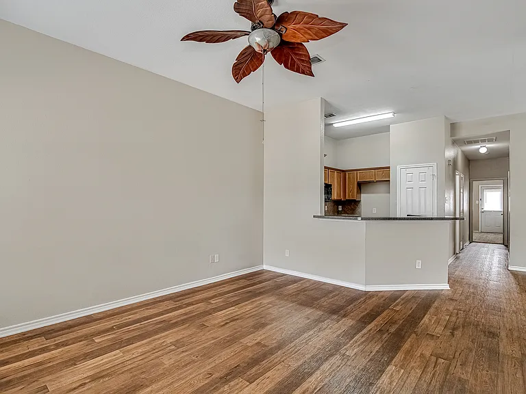 824 Walnut St #824 — Photo 3