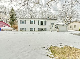 125 Stone Ridge Dr, Rochester, NY 14615