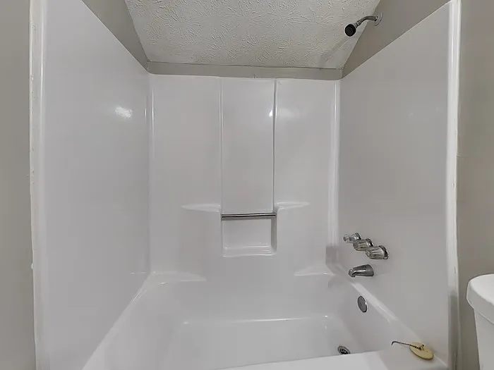 2277 Hampton Dr — Photo 17