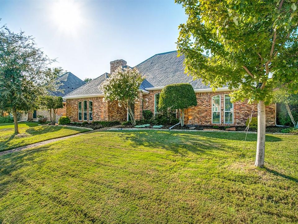 1st image of 2913 Redwood Dr