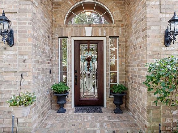 5th image of 6 N Evangeline Oaks Cir