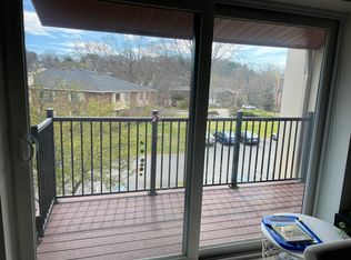 2360 Commonwealth Ave APT 34, Auburndale, MA 02466