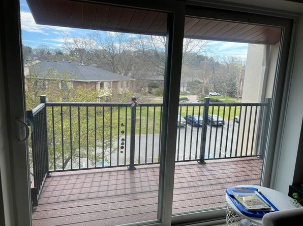 2360 Commonwealth Ave APT 34