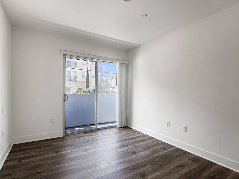 Bedroom with Balcony