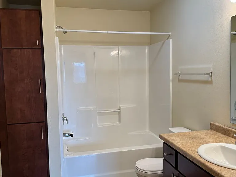 West Lake III Apartments — Photo 93