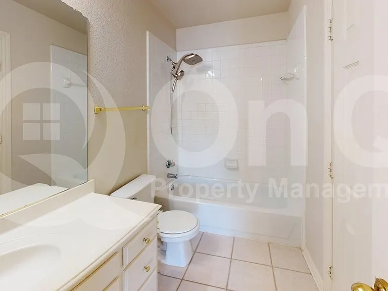 4513 Saint James Dr — Photo 15