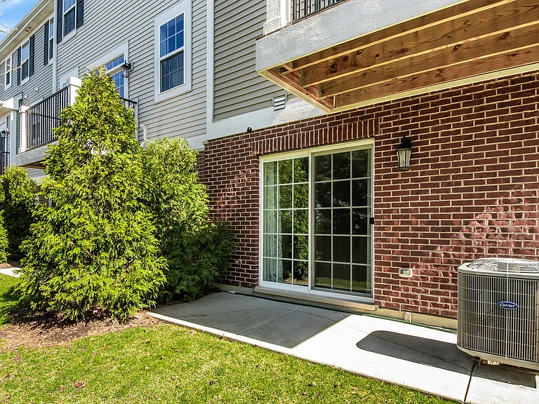 819 Paisley Ct — Photo 25