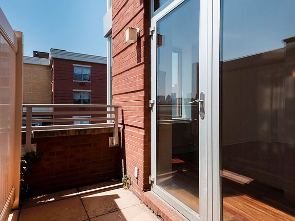 5th image of 454 Manhattan Ave APT 8M