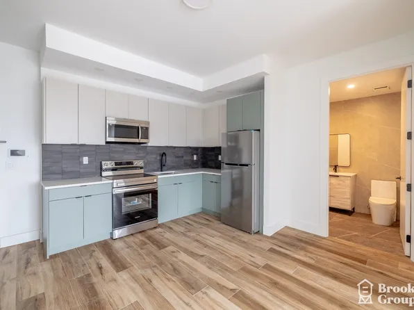 2258 Fulton Street image 3 of 24