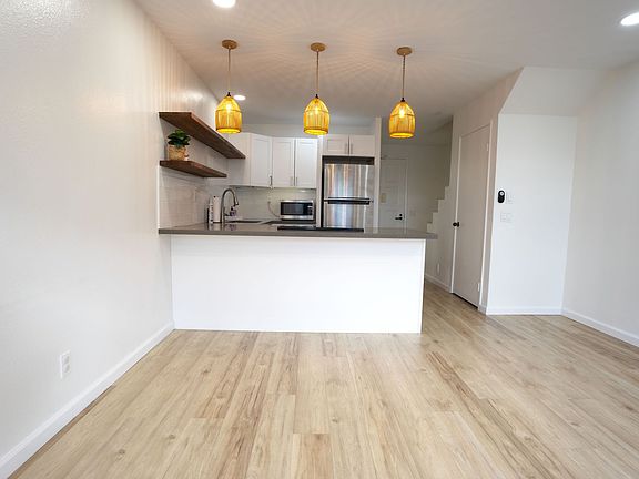 2nd image of 350 Aoloa St APT B223