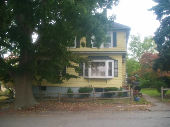 79 Perry St, Bristol, RI 02809