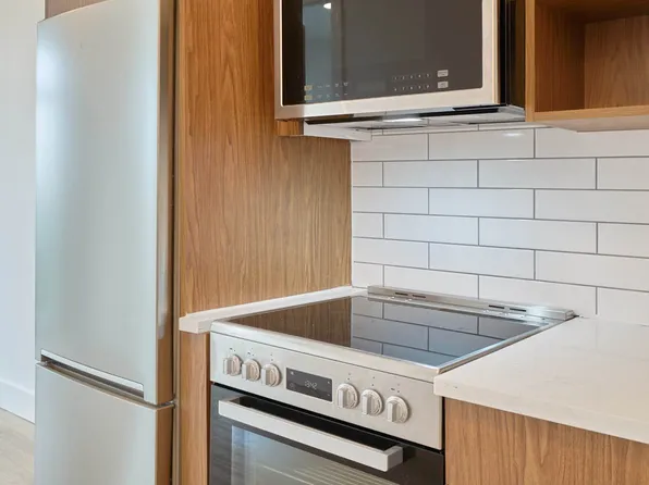 82 4th Avenue image 7 of 27