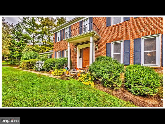 3rd image of 7543 Flamewood Dr