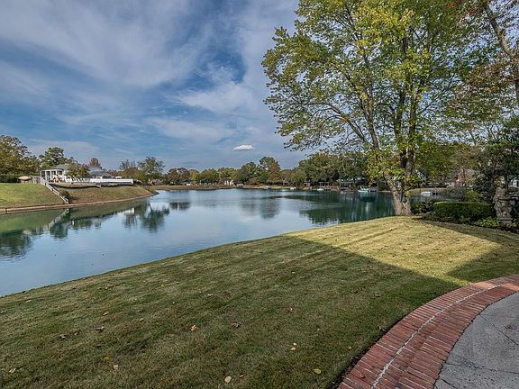 3rd image of 9028 Glenalden Dr S