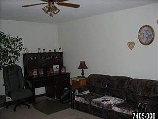 5th image of 904 Sunrise Ln