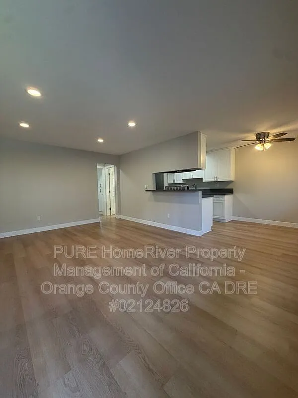 2 bed, 1.0 bath, 900 sqft, $2,650 — Photo 2