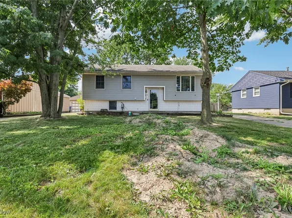 2216 Eastlawn St, Lorain, OH 44052