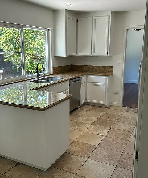 315 Landeros Dr — Photo 3
