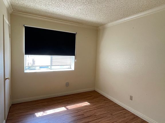 3rd image of 1460 Kendall Dr Unit 24