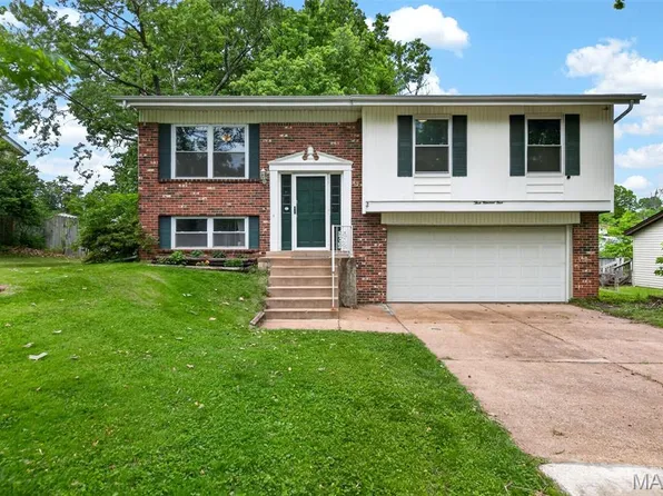 309 Wembley Ln, Ballwin, MO 63021