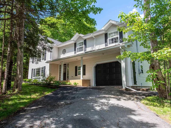 90 Leeward Ave, Hammonds Plains, NS B3Z 1K1