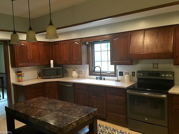 5th image of 120 Cypress Ave