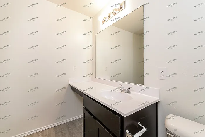 746 W Lola Dr — Photo 10