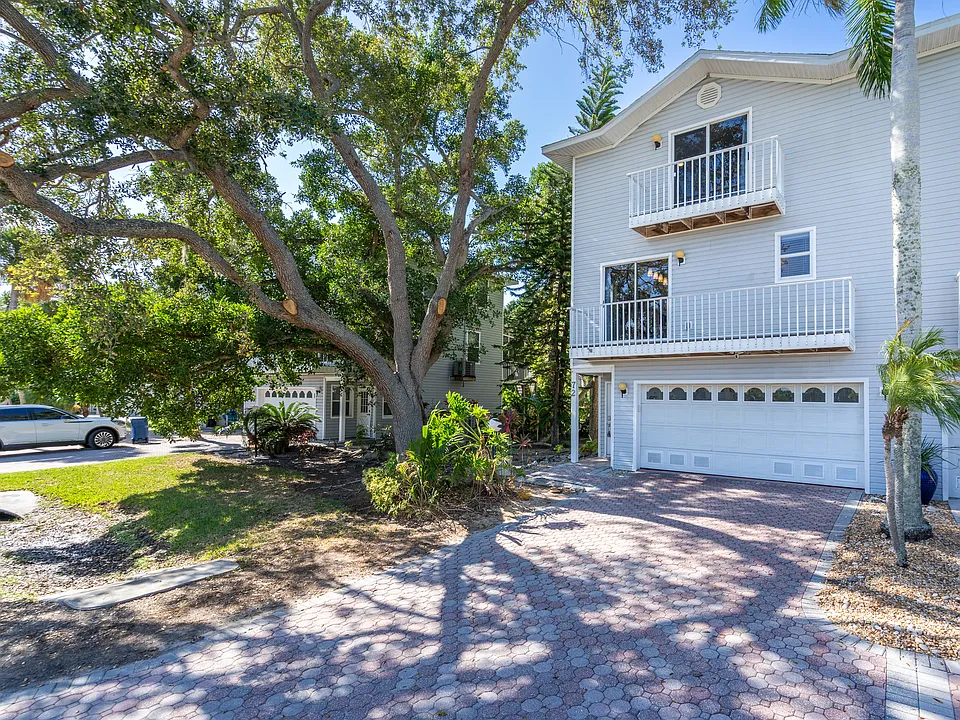 6250 Holmes Blvd #72