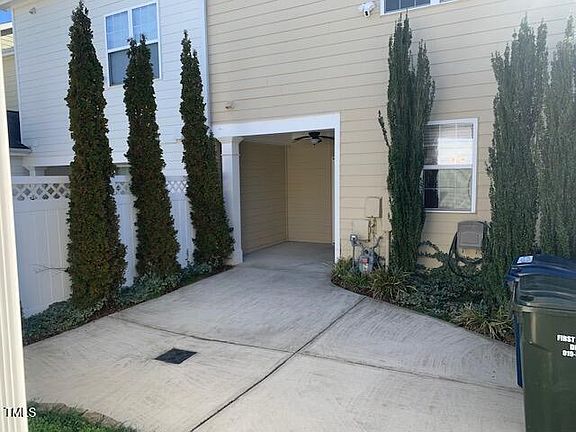 5th image of 1010 Christopher Dr