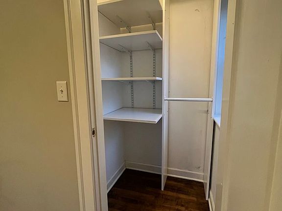 4th image of 1404 Darrow Ave APT 1N