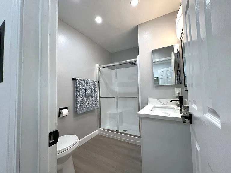 Estrellita Arms Apartments — Photo 13
