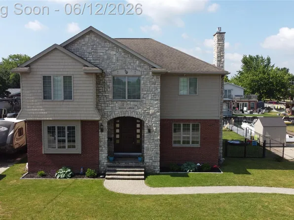 22434 Lange St, Saint Clair Shores, MI 48080