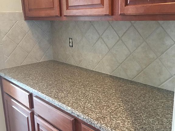 3rd image of 520 Hickory Dr