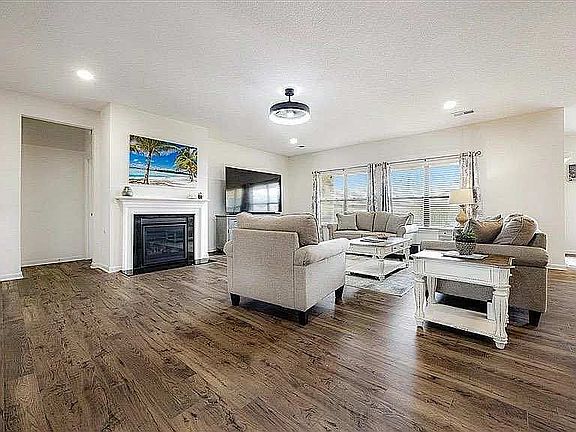 4th image of 55 Redford Ln