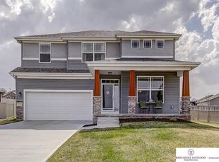 2123 Alexandra Rd, Papillion, NE 68133