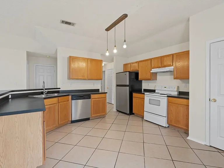 101 Ina Ct #INACOURT101 — Photo 22