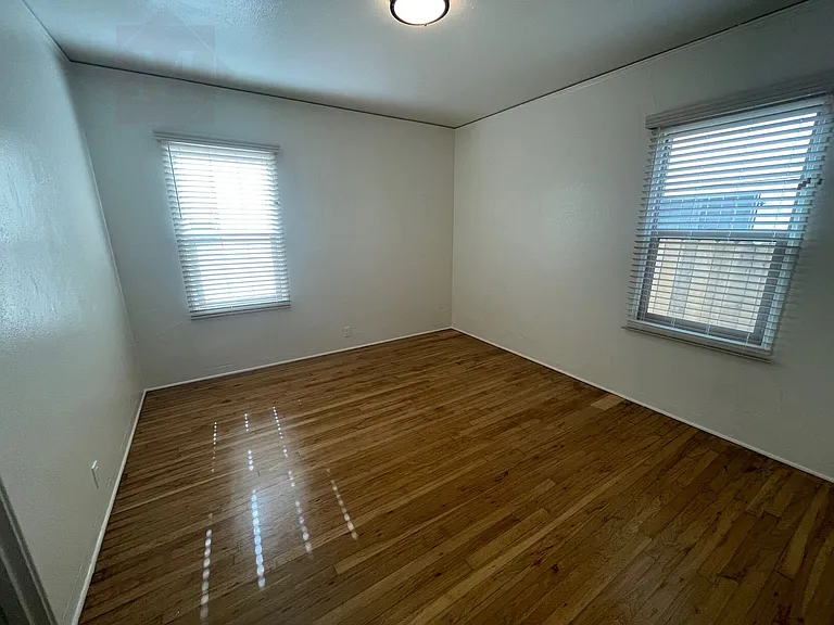 605 W Canon Perdido St #611 — Photo 2